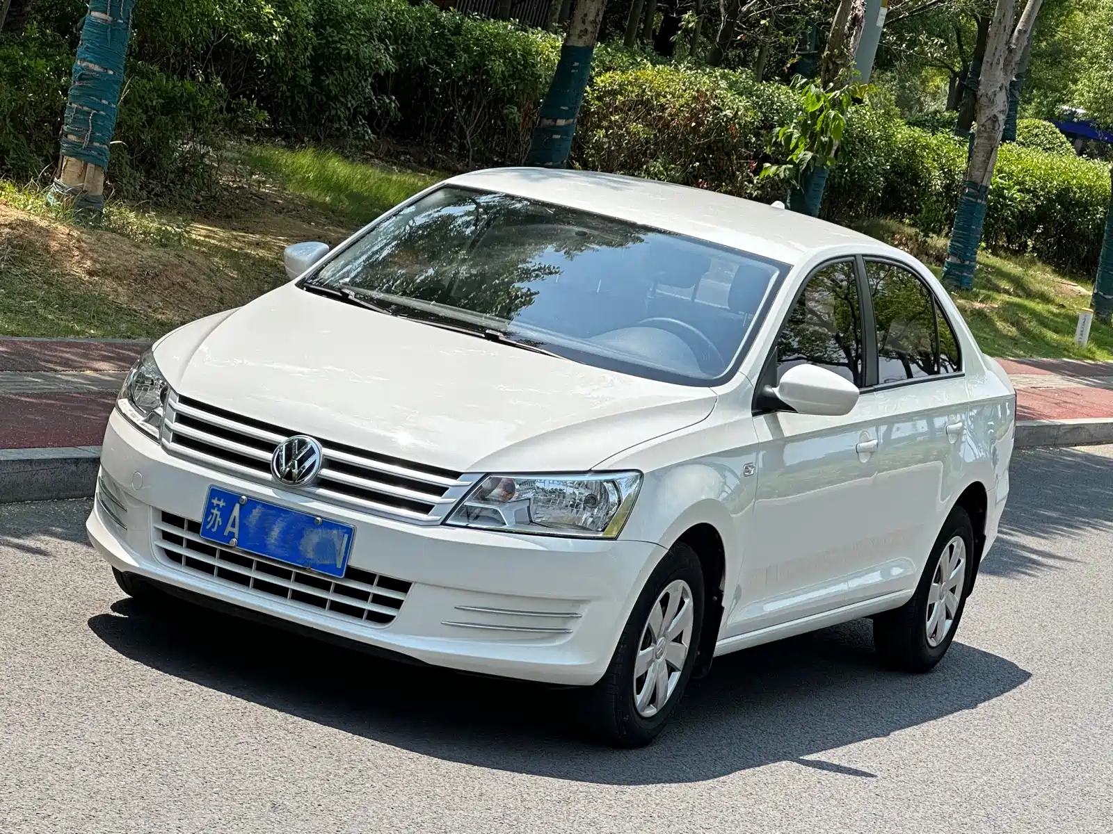 VOLKSWAGEN SANTANA 2015