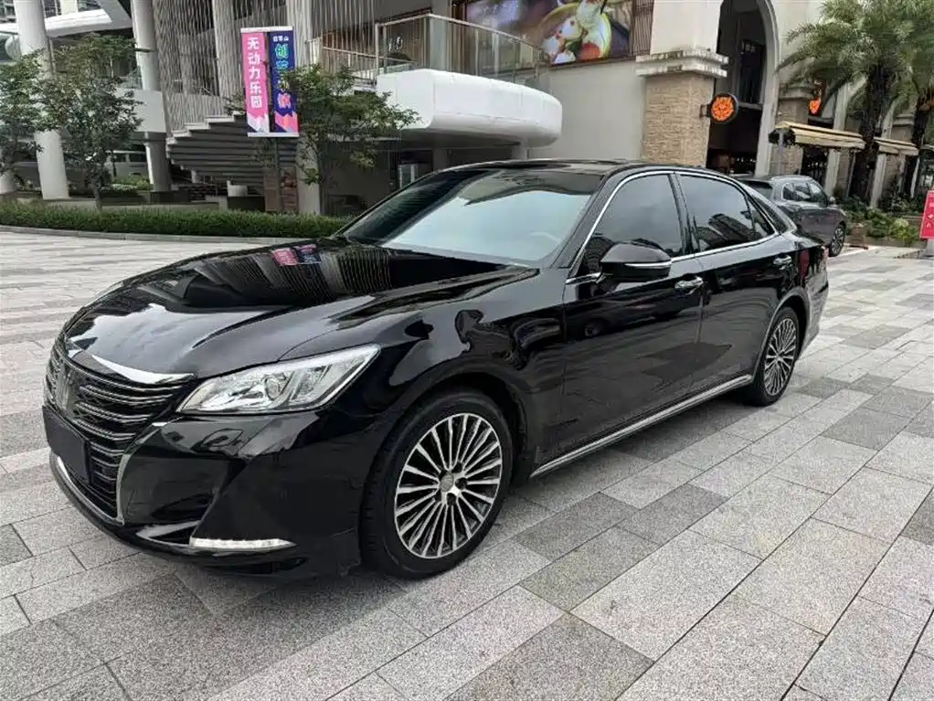 TOYOTA CROWN 2018