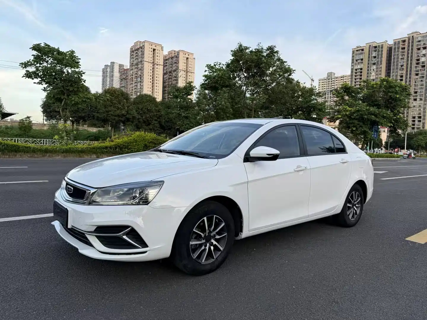 GEELY AUTO EMGRAND 2019