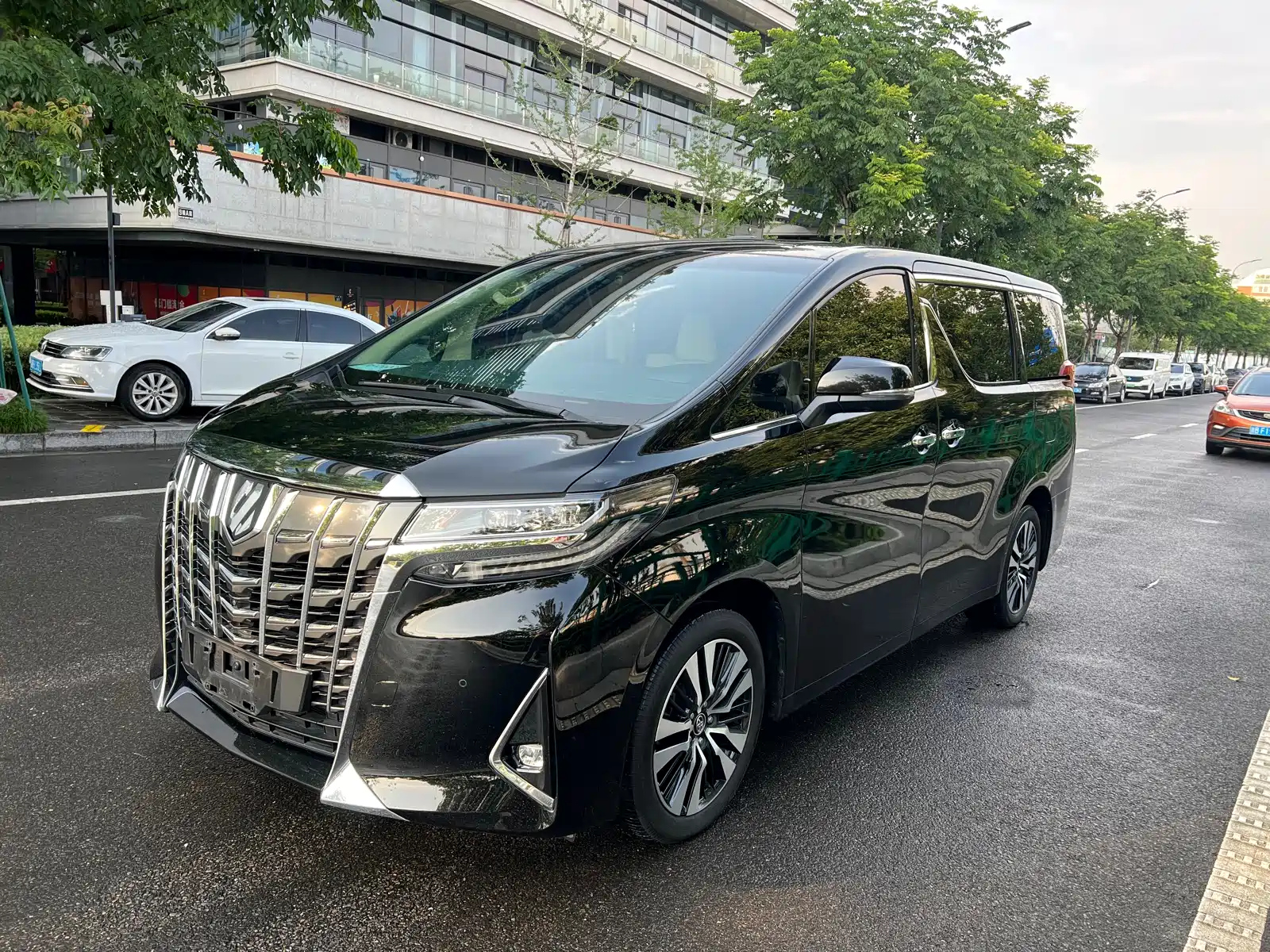 TOYOTA ALPHARD 2018