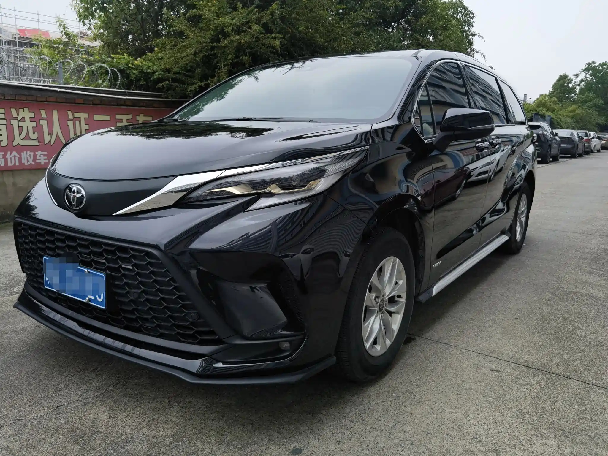 TOYOTA GRANVIA