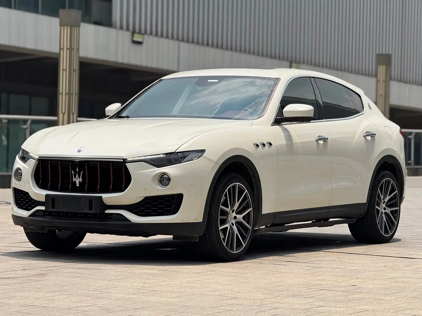 MASERATI LEVANTE 2018