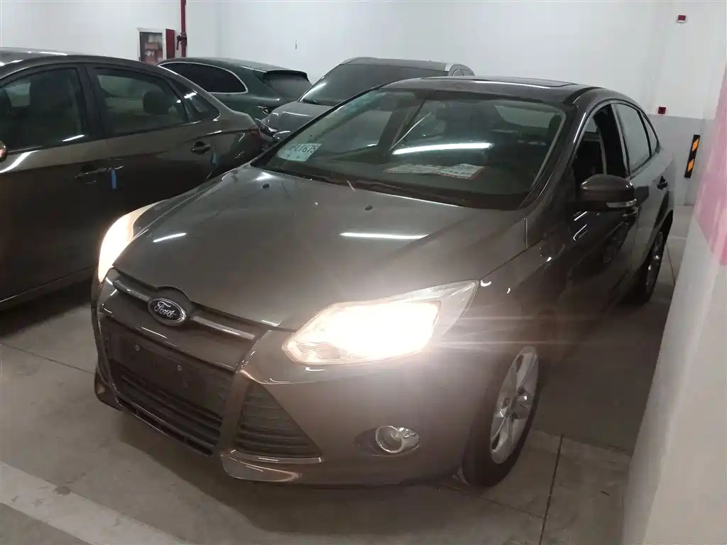 FORD FOCUS 2012