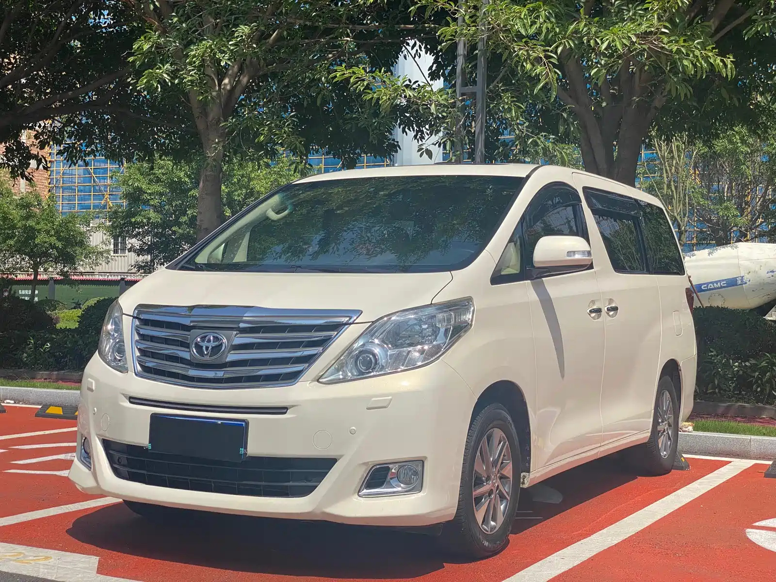 TOYOTA ALPHARD 2012