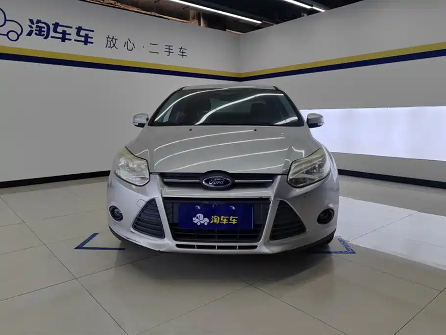 FORD FOCUS 2012