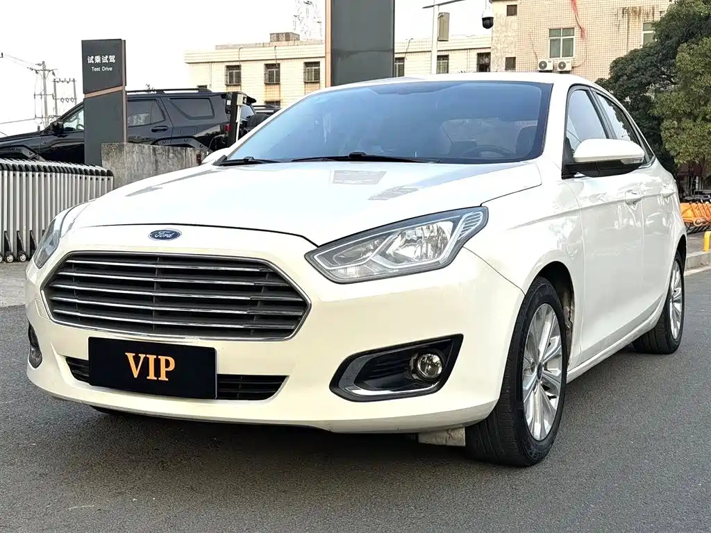 FORD ESCORT 2015
