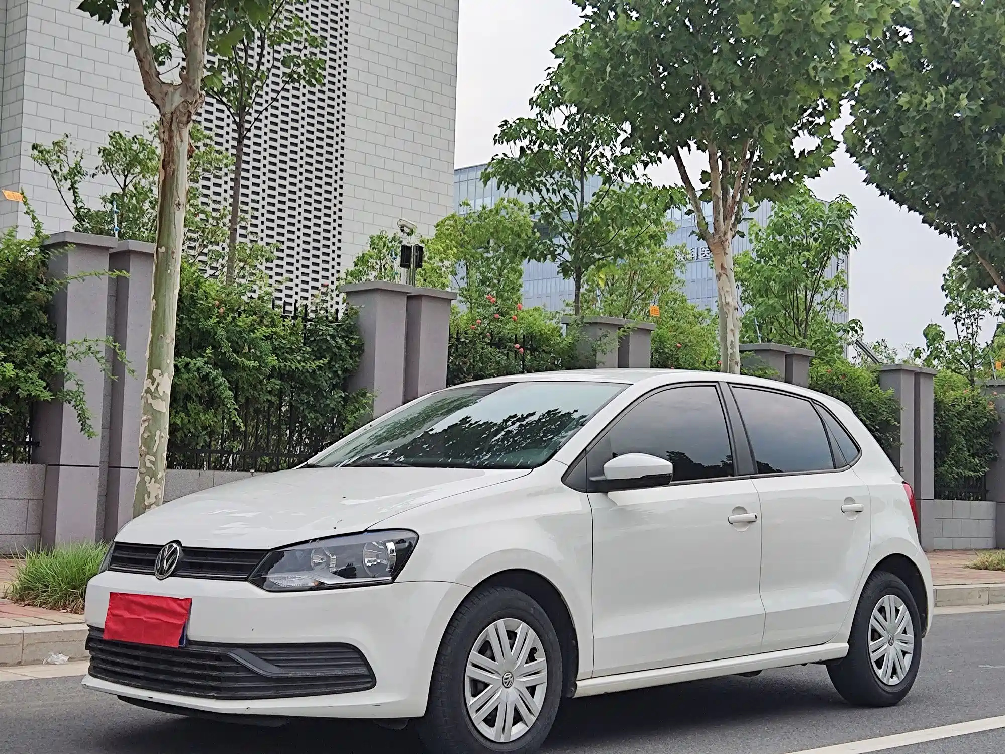 VOLKSWAGEN POLO 2016