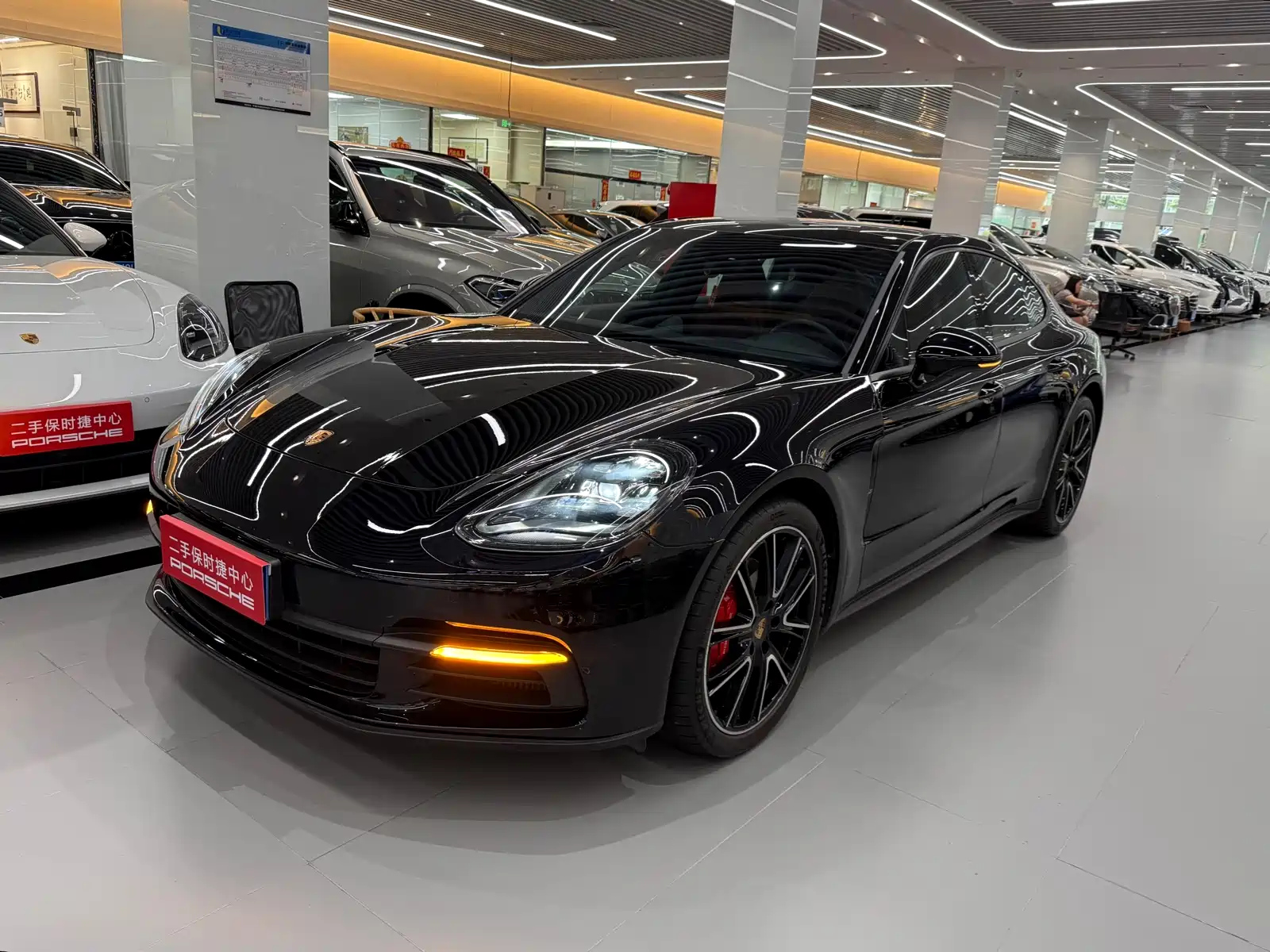 PORSCHE PANAMERA 2019