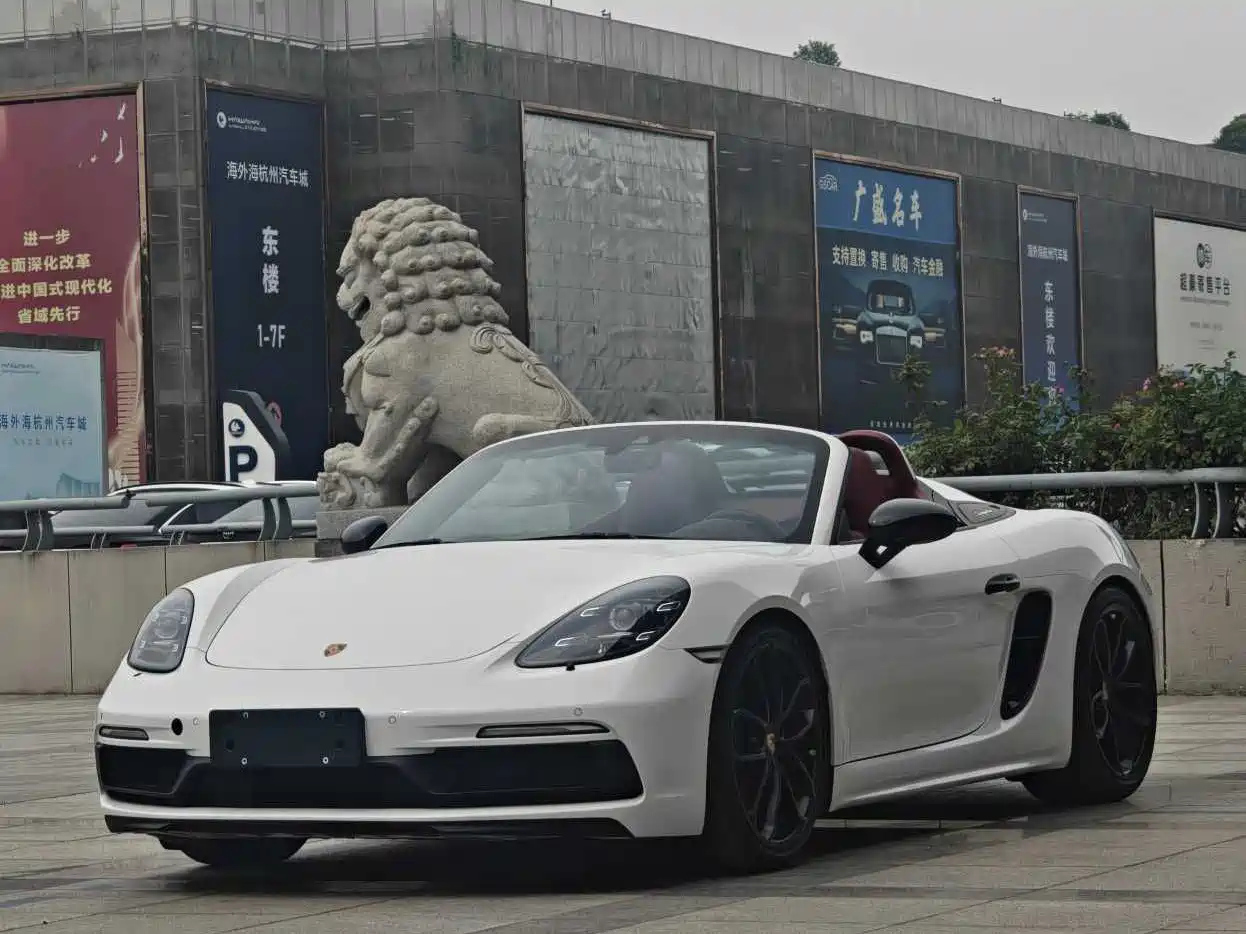 PORSCHE 718