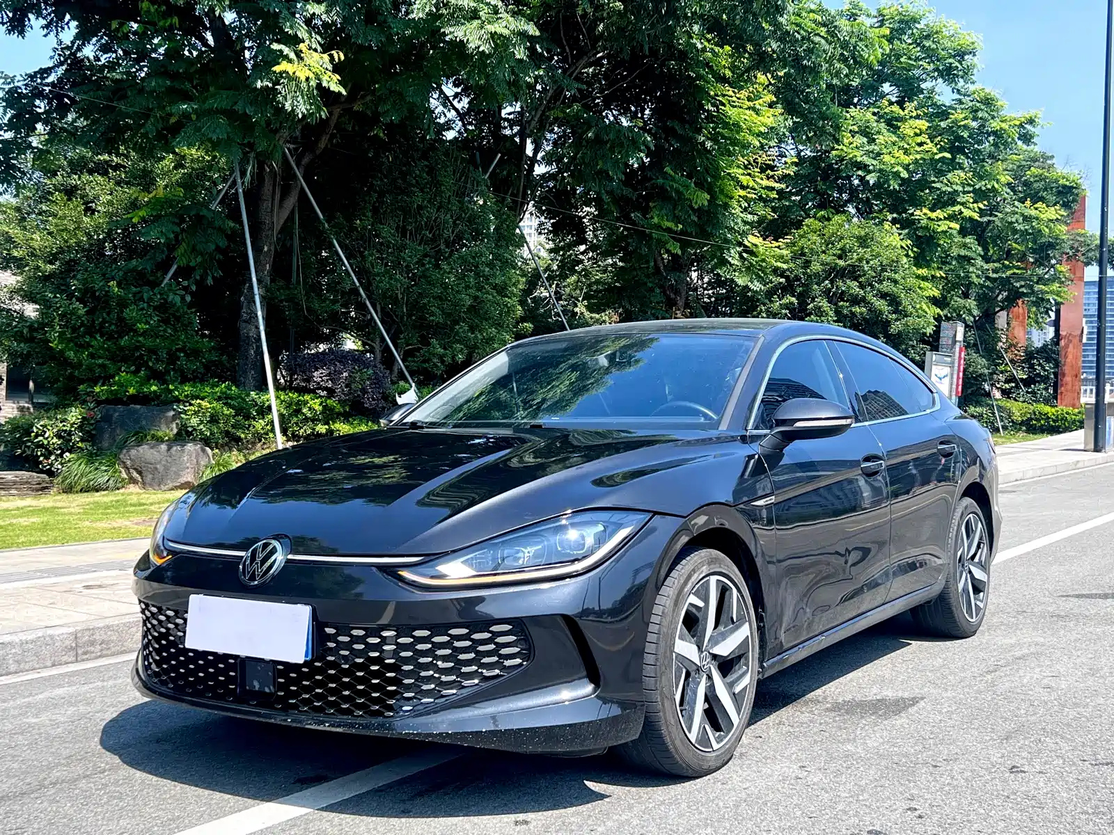 VOLKSWAGEN LAMANDO 2023