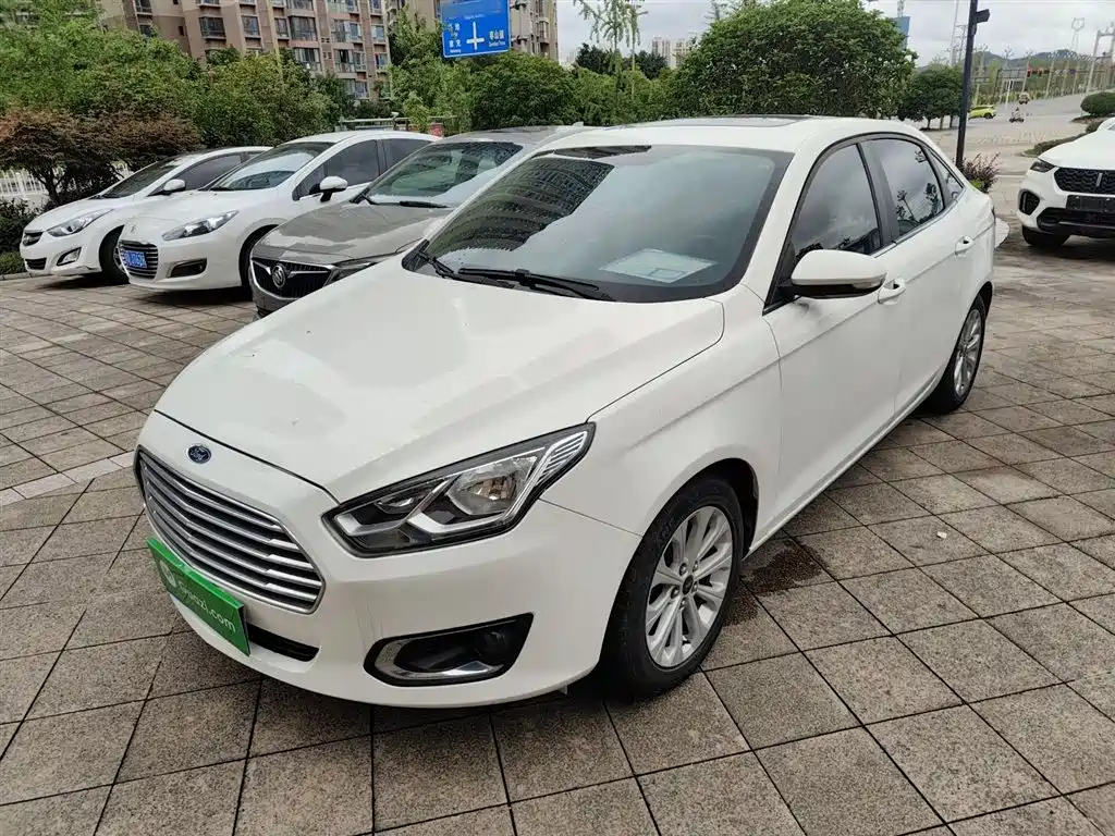 FORD ESCORT 2015