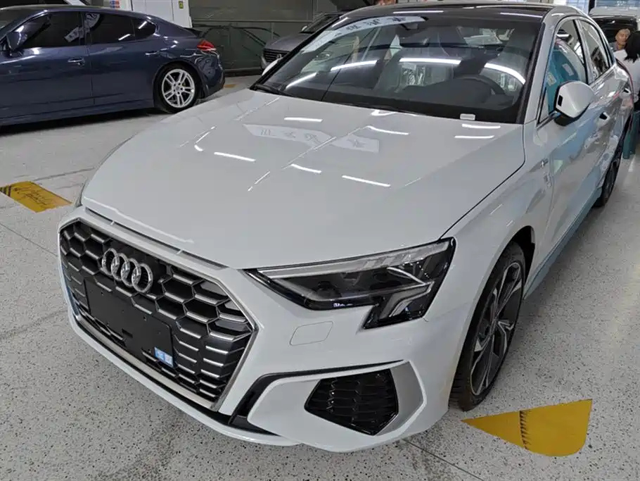 AUDI A3 2024