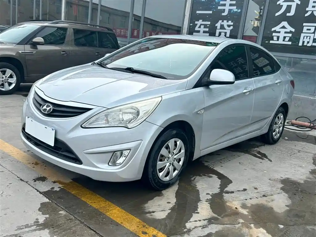 HYUNDAI RENA 2013