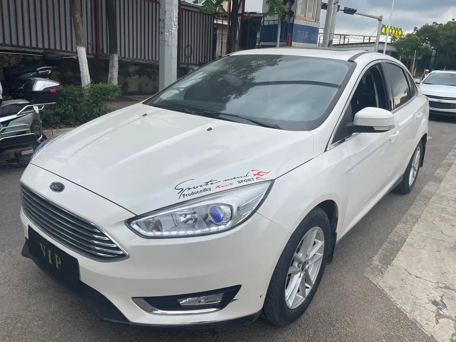 FORD FOCUS