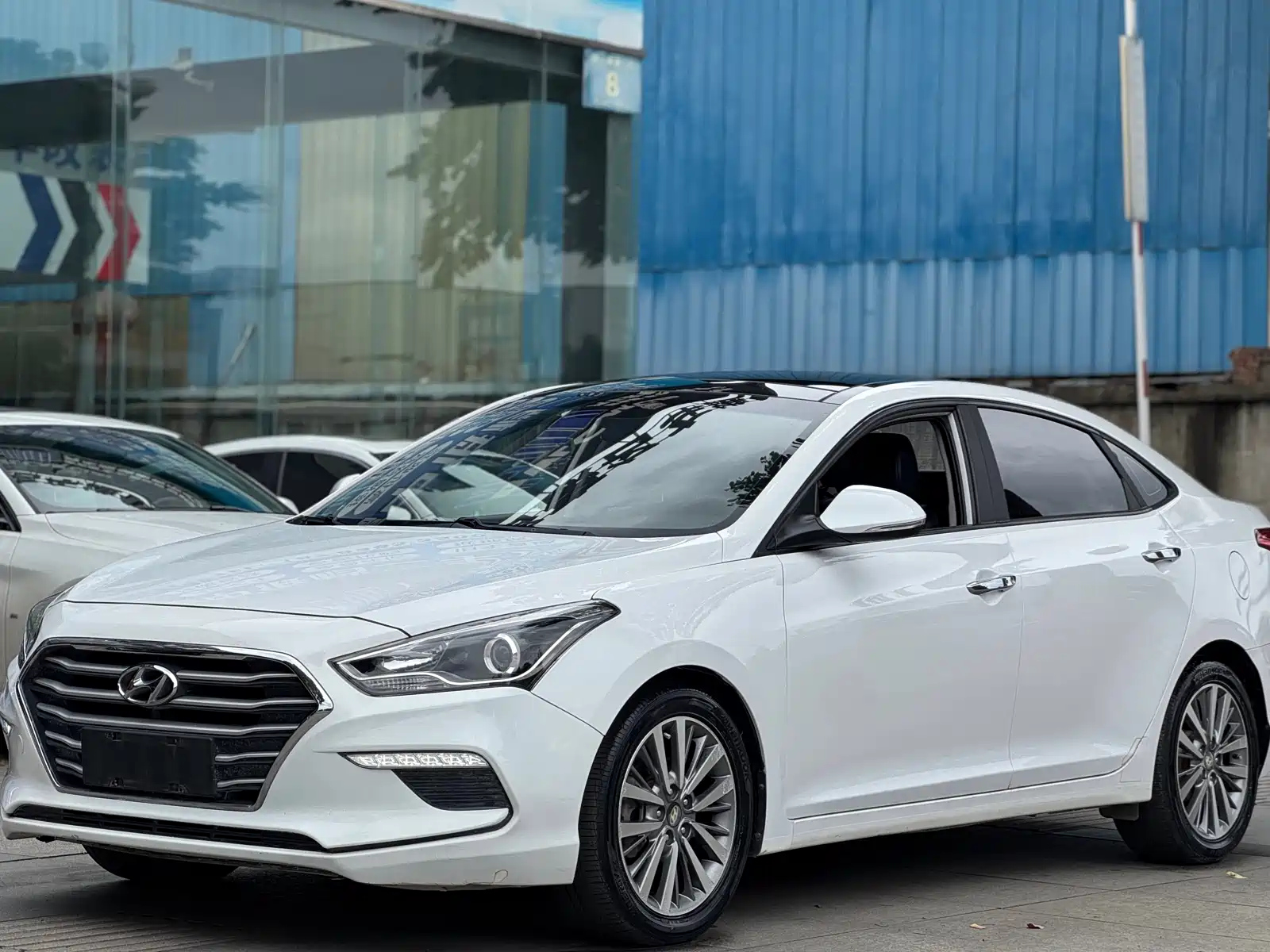 HYUNDAI MISTRA
