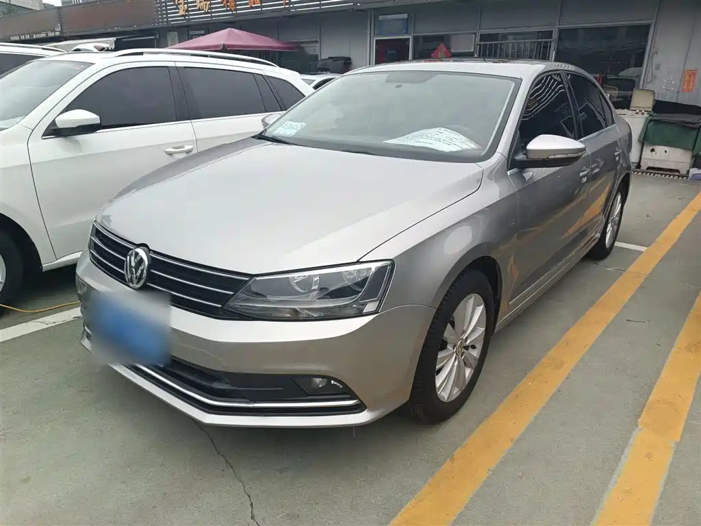 VOLKSWAGEN SAGITAR 2015