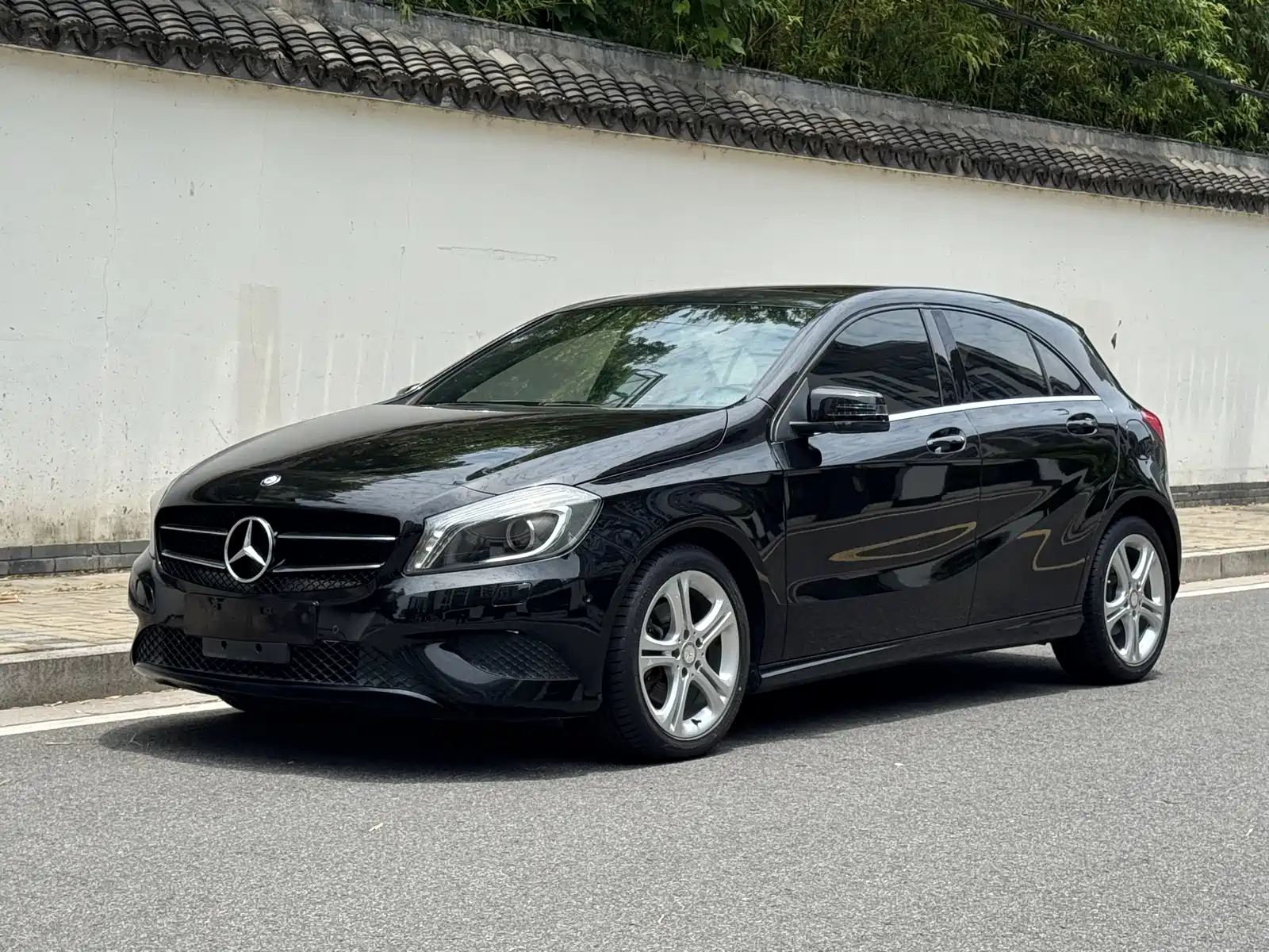 MERCEDES BENZ A-CLASS IMPORT 2015