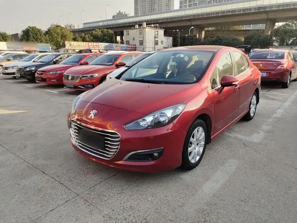 PEUGEOT 308 2013