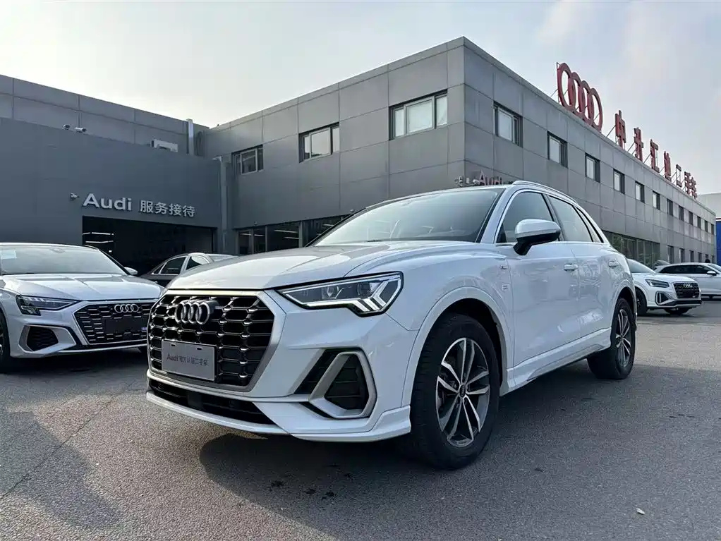 AUDI Q3 2023