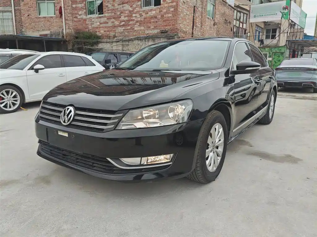 VOLKSWAGEN PASSAT 2015