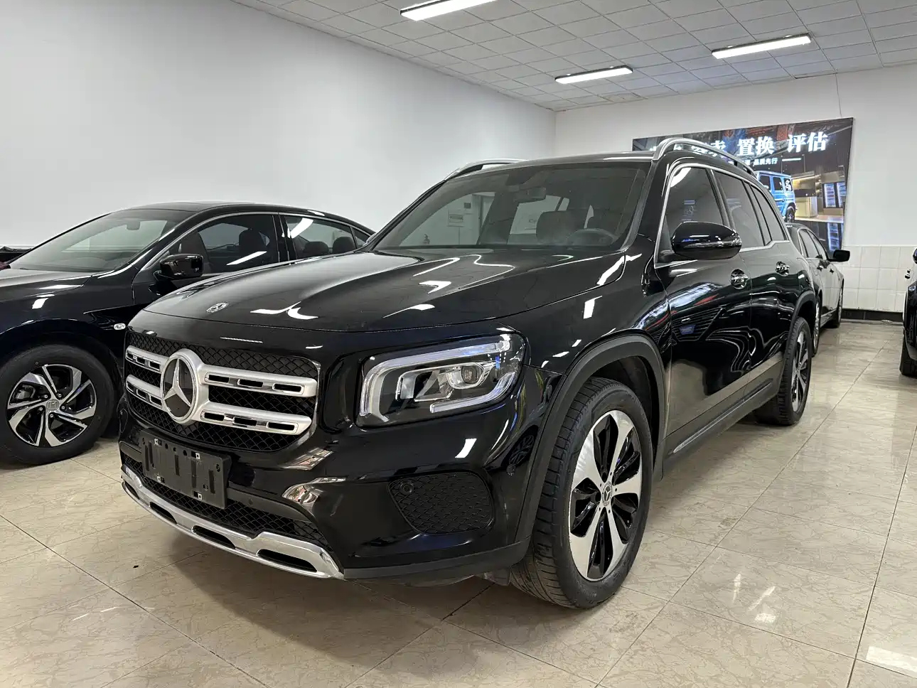MERCEDES BENZ GLB 2023