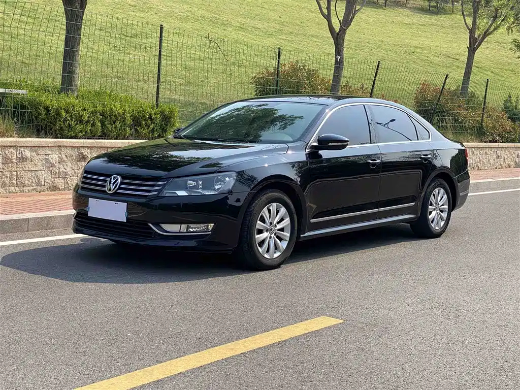 VOLKSWAGEN PASSAT 2014