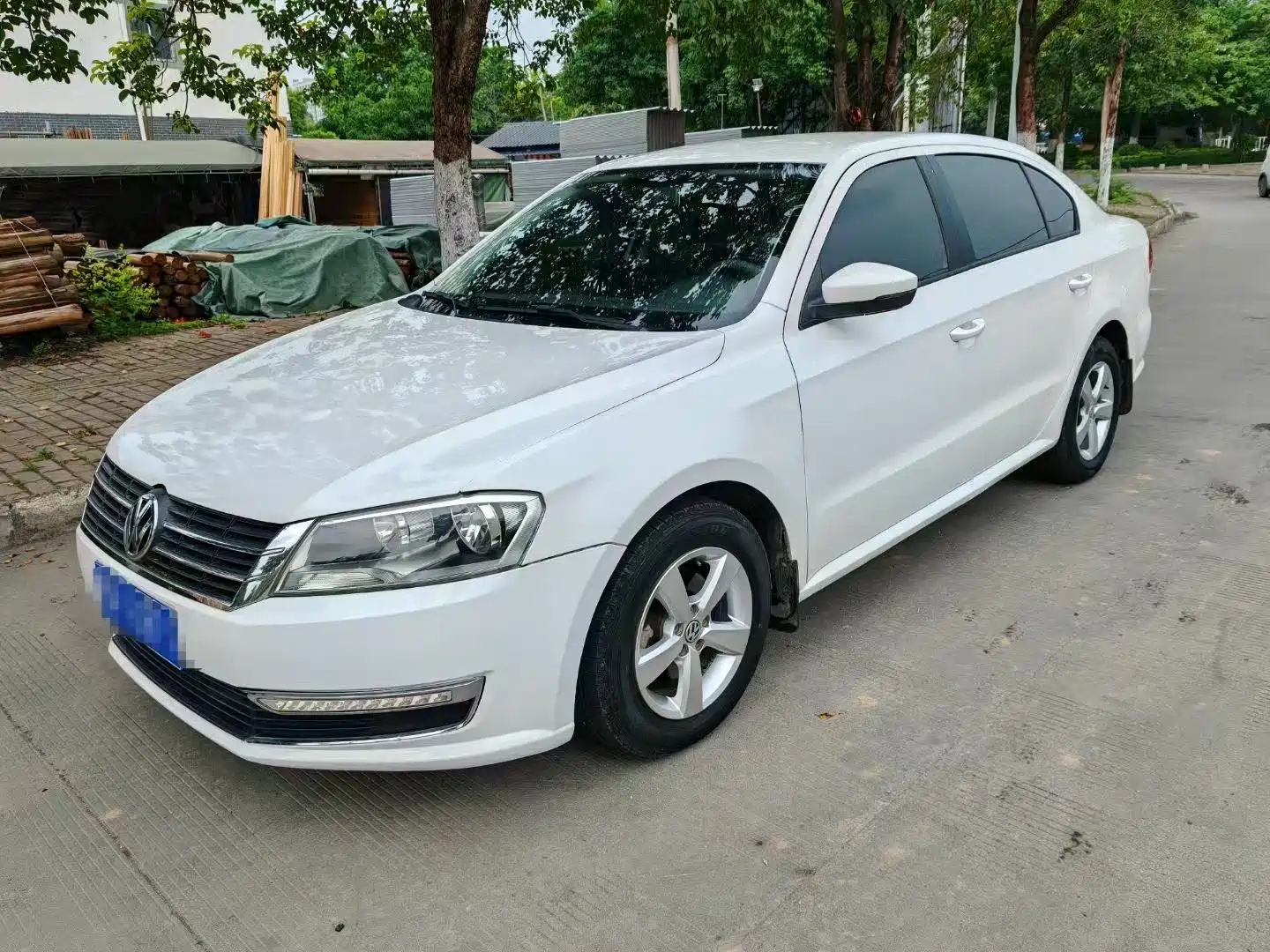 VOLKSWAGEN LAVIDA 2013