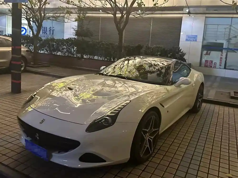 FERRARI CALIFORNIA T 2015