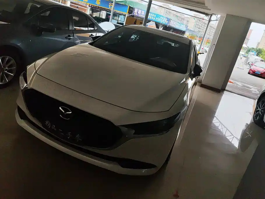 MAZDA 3 AXELA 2022