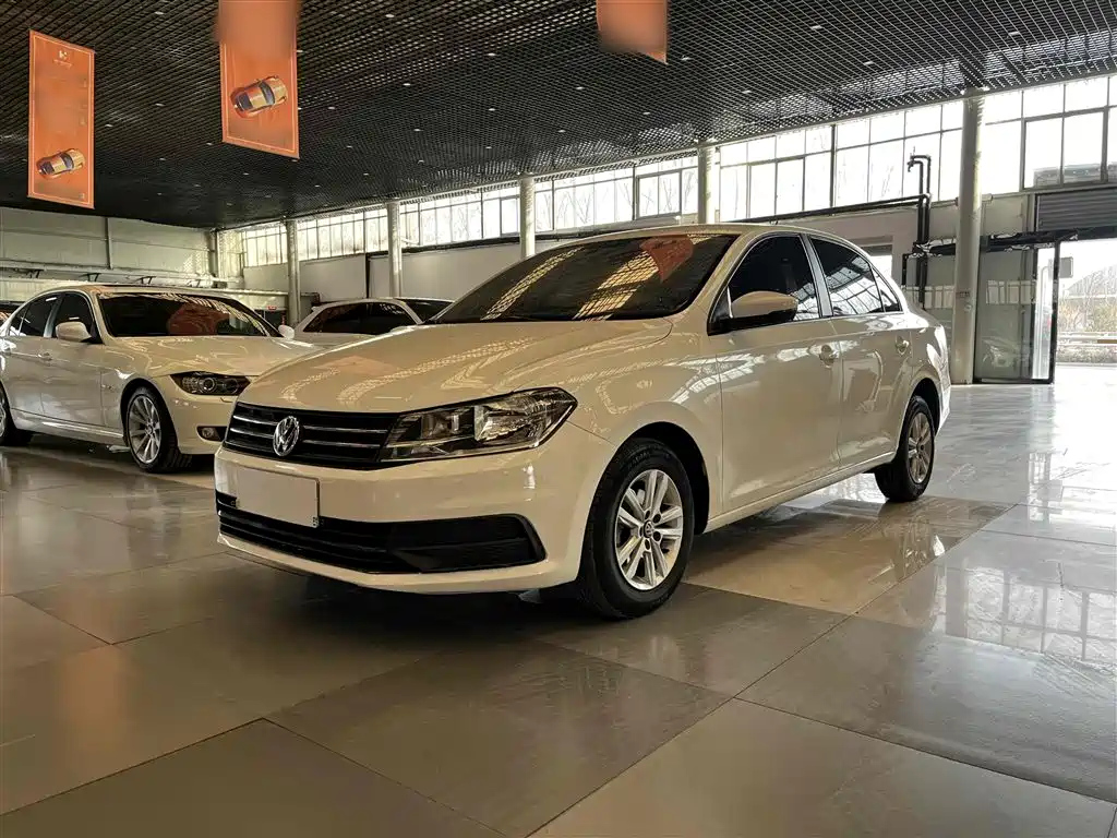 VOLKSWAGEN SANTANA