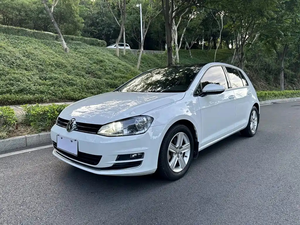 VOLKSWAGEN GOLF 2016