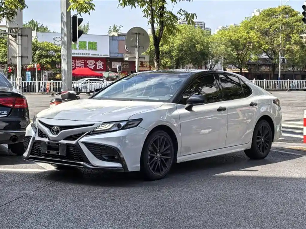 TOYOTA CAMRY