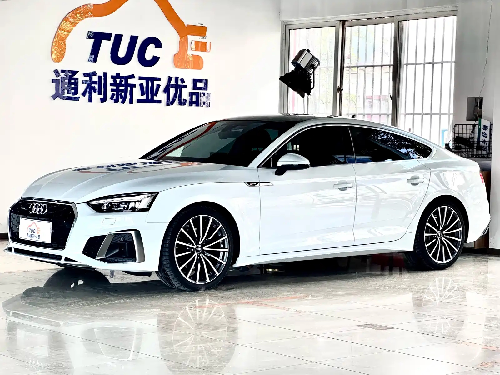 AUDI A5 2022