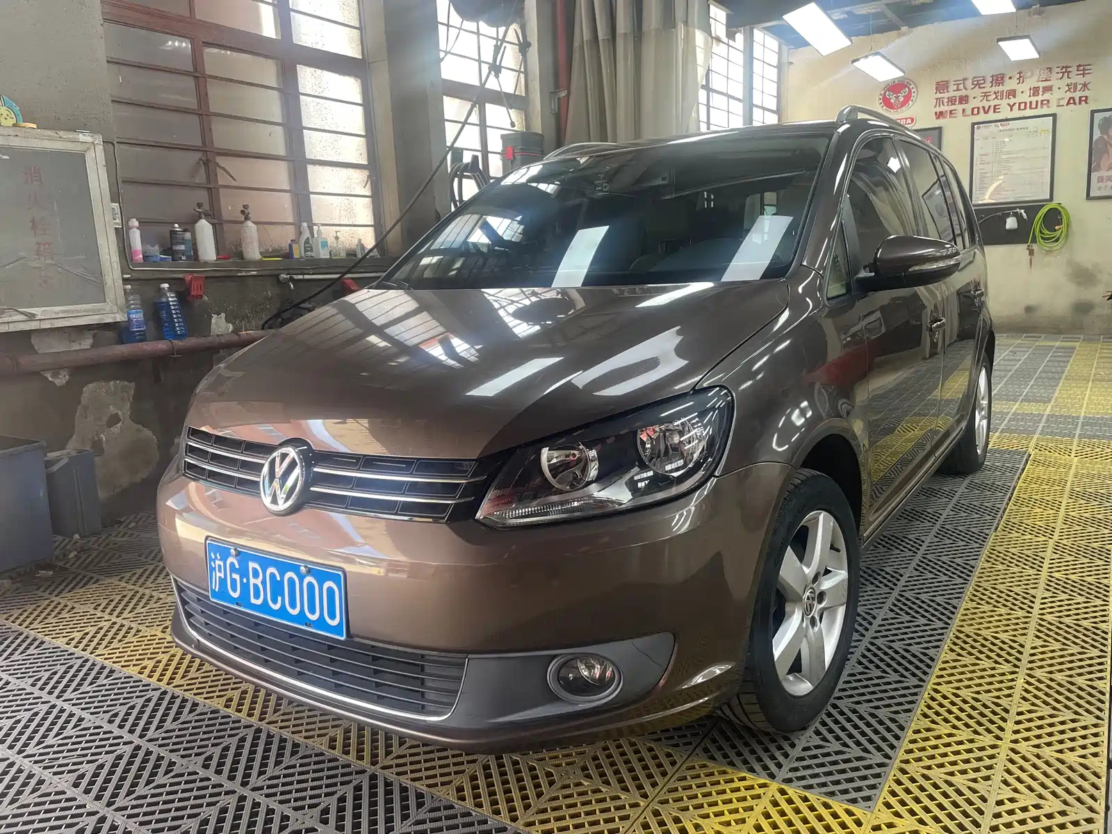 VOLKSWAGEN TOURAN 2013