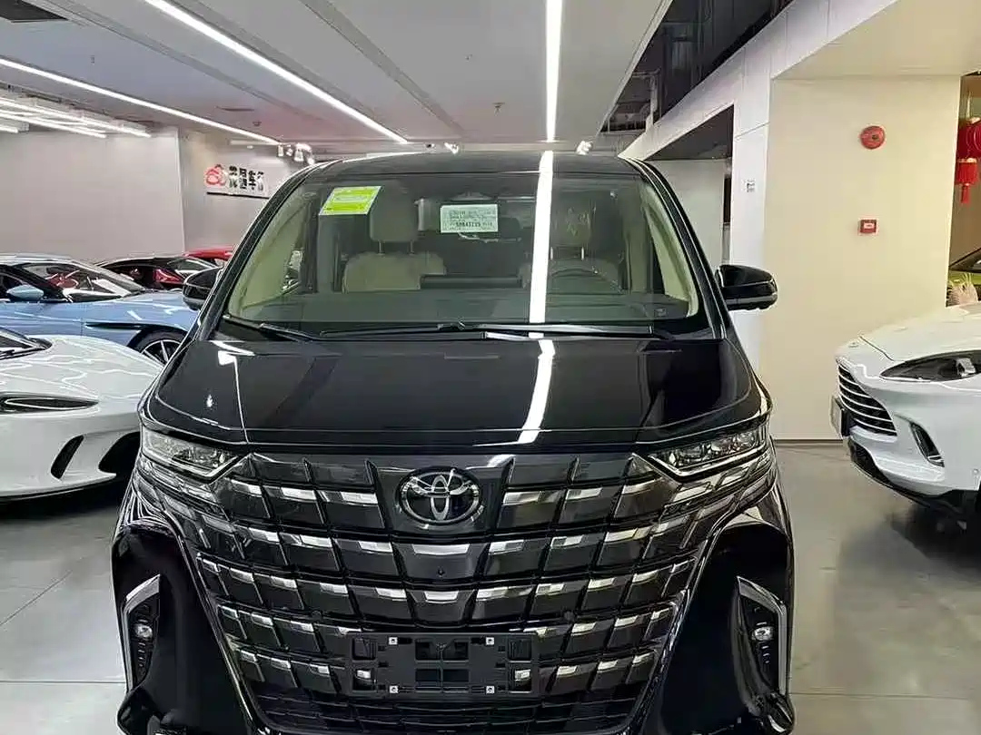 TOYOTA ALPHARD 2024