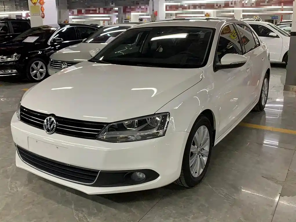 VOLKSWAGEN SAGITAR 2014