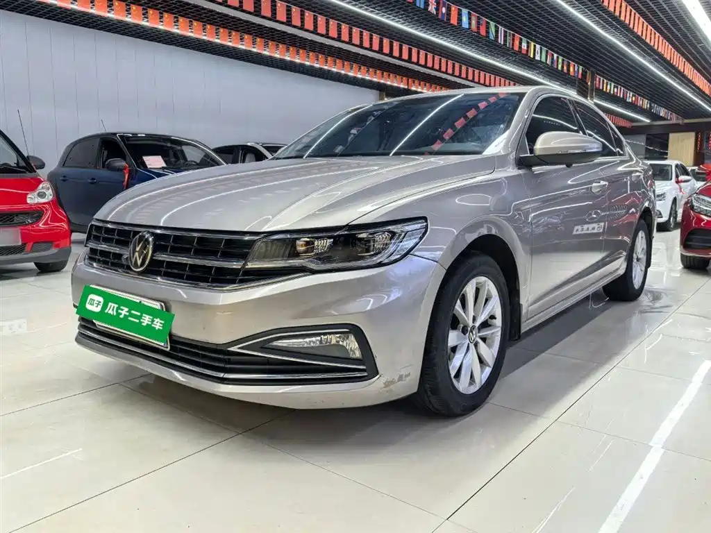 VOLKSWAGEN BORA 2021