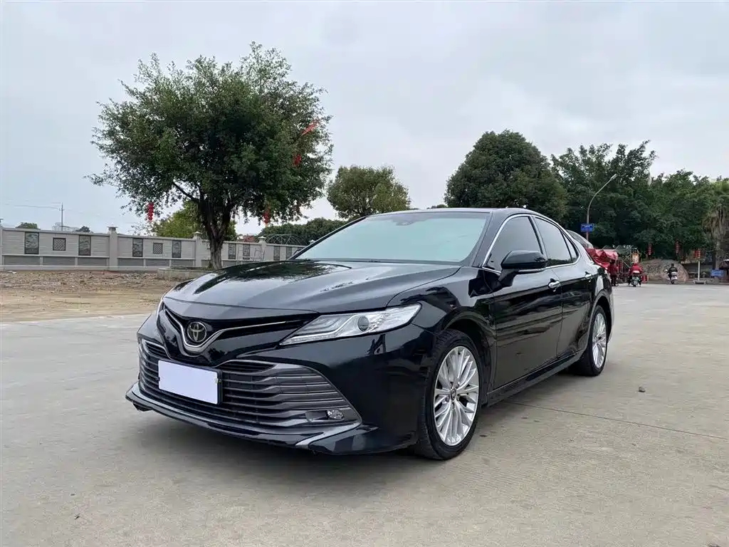 TOYOTA CAMRY 2019