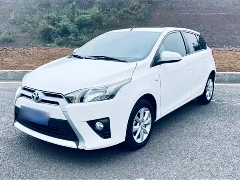 TOYOTA YARIS L DAZZLING 2015