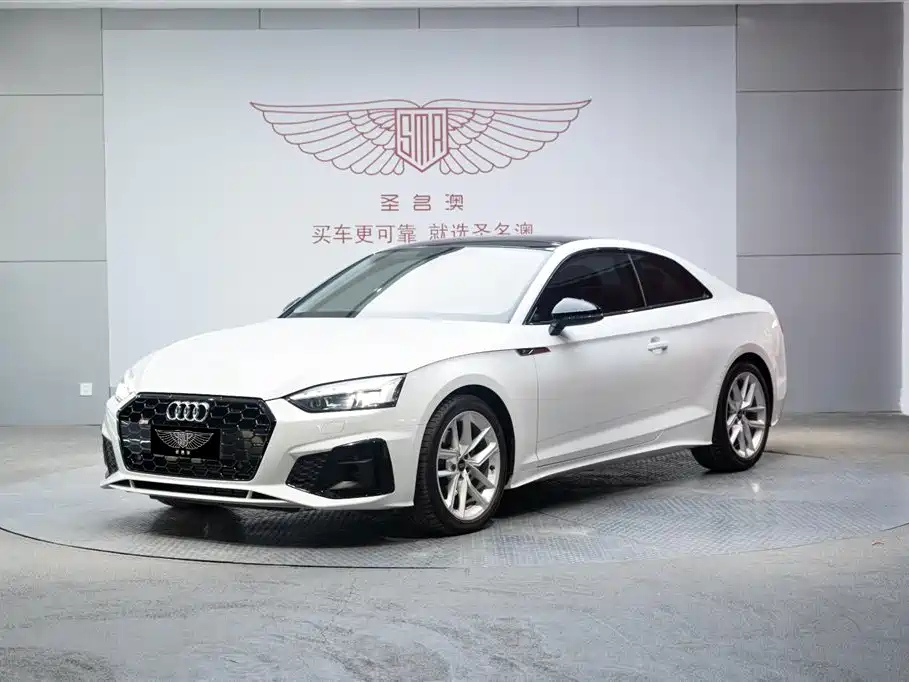 AUDI A5 2022