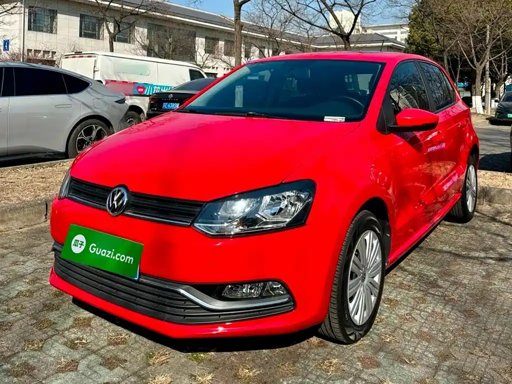 VOLKSWAGEN POLO 2016