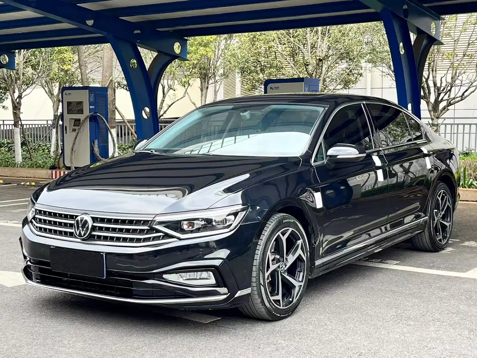 VOLKSWAGEN MAGOTAN 2023