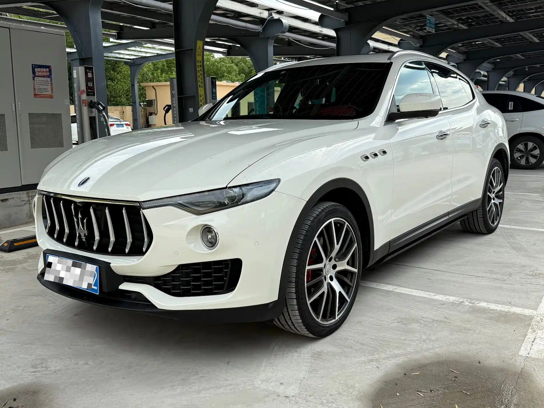MASERATI LEVANTE 2016