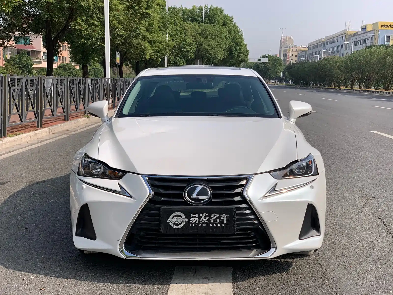 LEXUS IS 2017