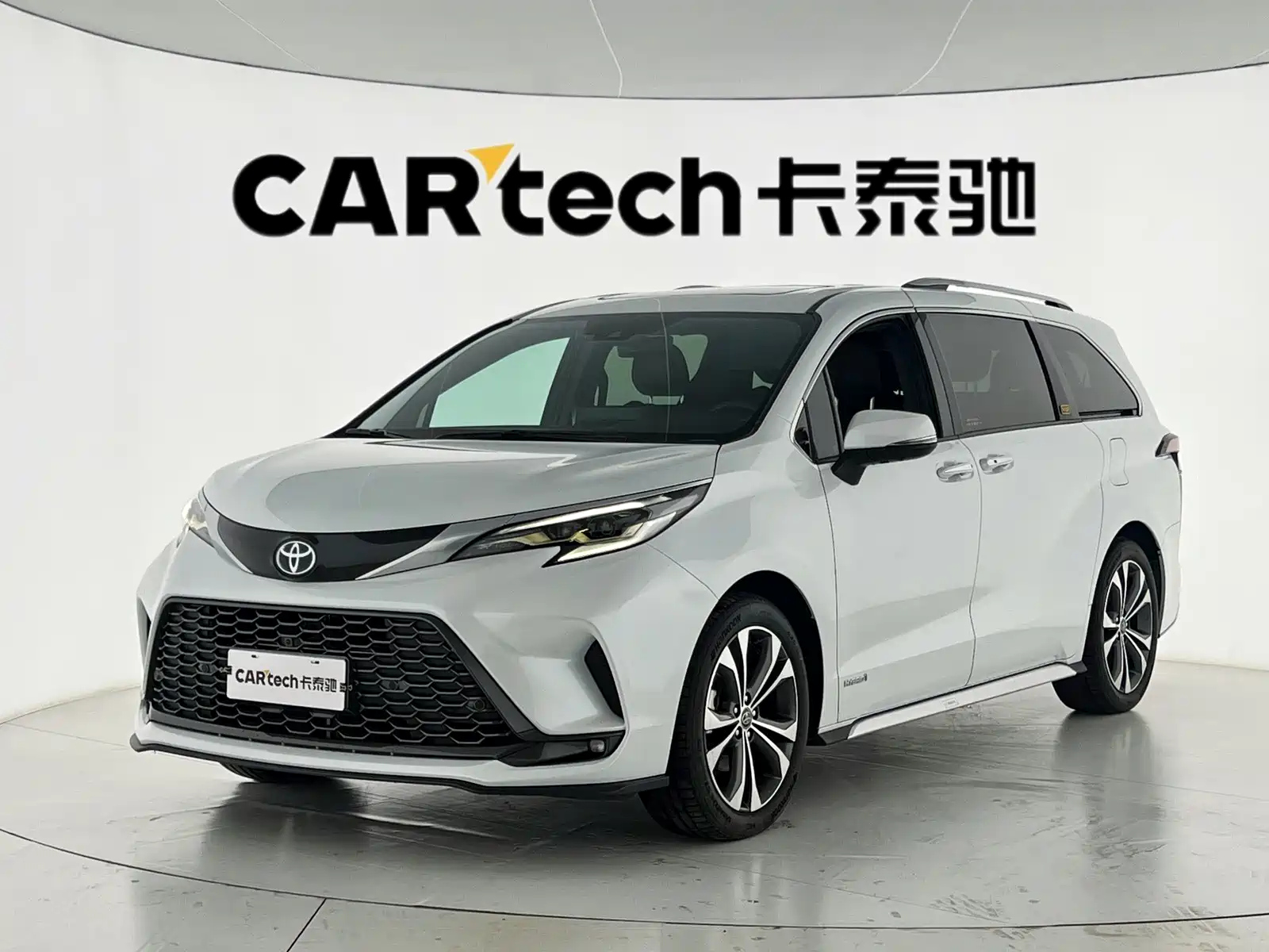 TOYOTA GRANVIA 2023