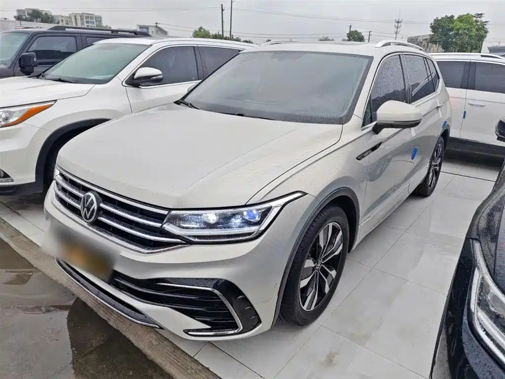 VOLKSWAGEN TIGUAN L 2022