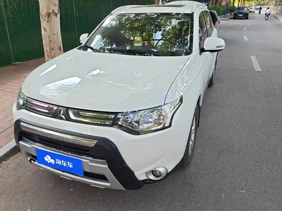 MITSUBISHI OUTLANDER IMPORT 2013