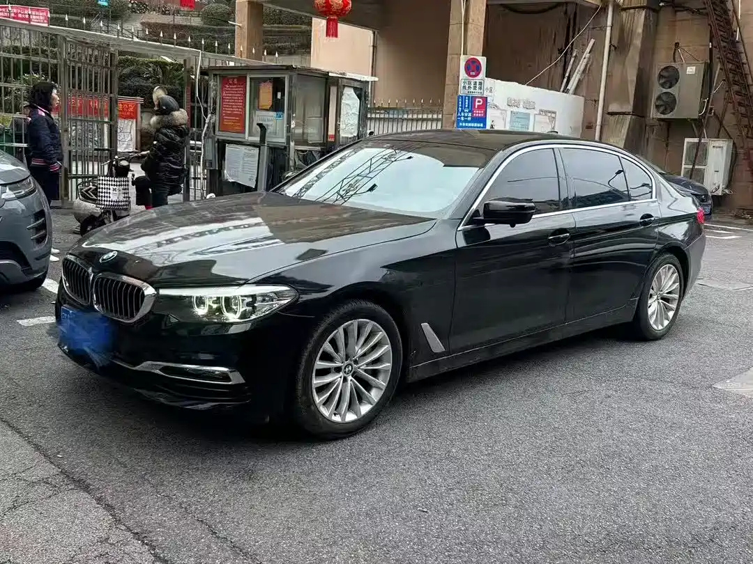 BMW 5-SERIES