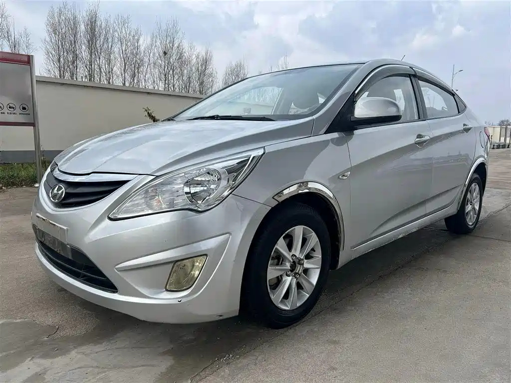 HYUNDAI RENA 2010