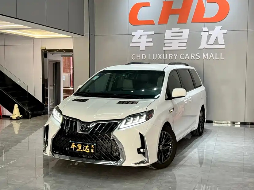 TOYOTA SIENNA